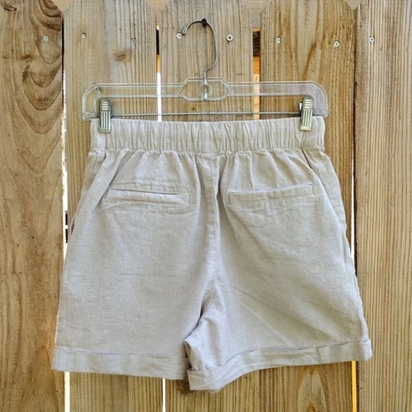 Uniqlo - High Rise Linen Shorts XS - Picture 4 of 5